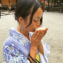Tokie Tanaka, guide i Kyoto och Osaka