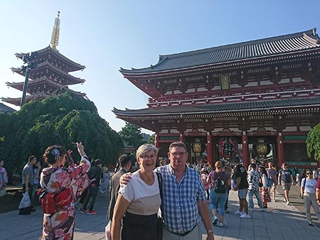 BrittCarin och Otta vid Sensoji tempel Japan